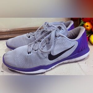 Nike Running Shoes-women’s 5.5/ youth 3.5